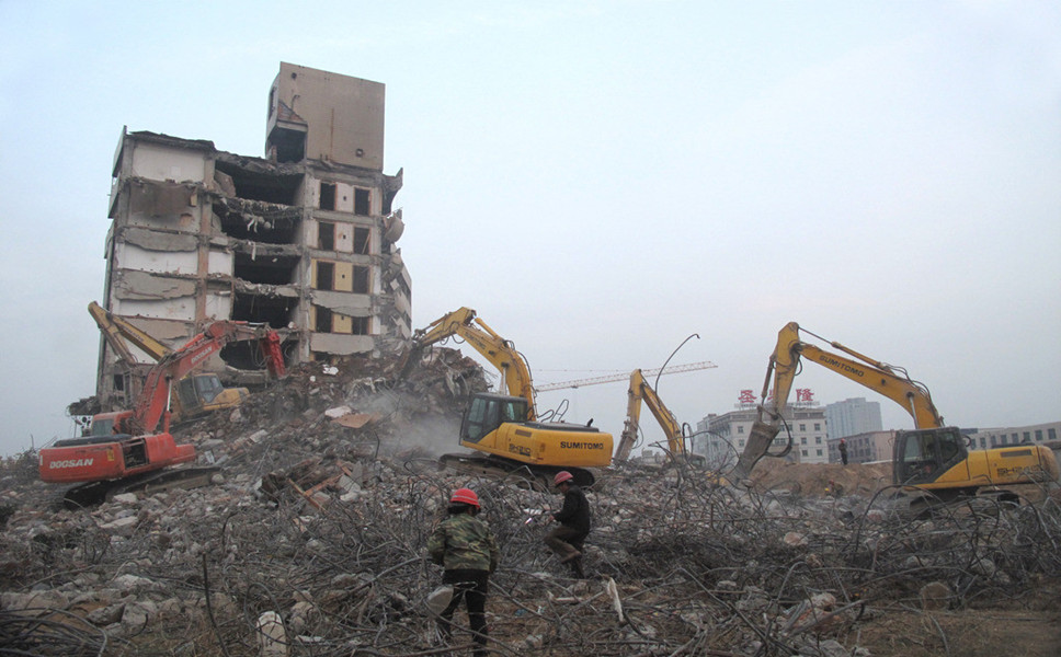 违建要强拆，但为什么农村只能一户一宅，而城市却可以一户十宅？插图(2)
