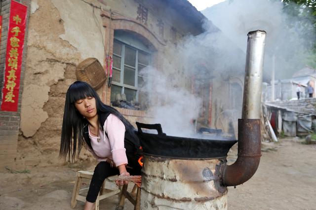 农村外嫁女，拆迁时享受的政策比不上其他村民待遇，合理吗？