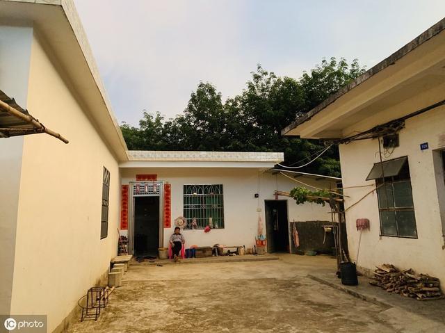 拆迁最大之争议：无证等同于违建，应该被强拆，而程序无所谓？