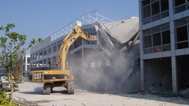 通过拆“违建”的名义强制拆除房屋，合法吗？