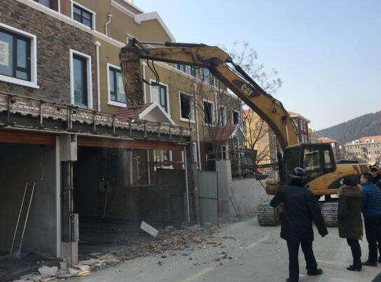 在农村耕地上违规建房，注定是“短命”建筑，都要拆除？