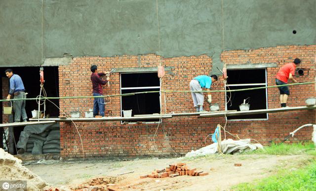 农村宅基地翻建过的房屋就是违建吗？是这么回事吗？