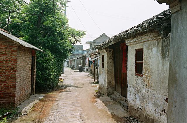 旧村改造让老百姓自行拆除房屋？不拆按天扣补偿款？