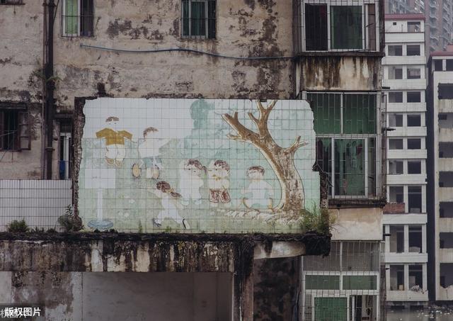 城中村房屋拆迁，按重置价给补偿是否合理？不能按市场价补偿吗？