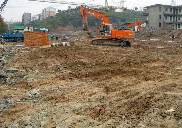 村委会没把征地补偿款发到村民手里？作为村民你可以这样做