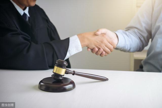 拆迁方以盖章为由拿走协议原件，再次拿回来时，补偿标准变了？