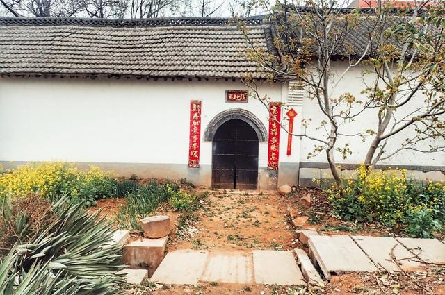 “一宅一户”面积是如何规定的？为什么有的人不可以继承宅基地？