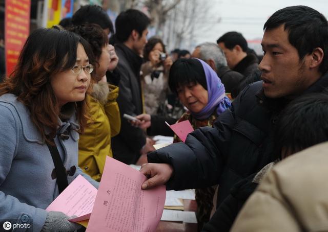 农村征地后，农民的生活将会有哪些改变？就业问题该如何解决？