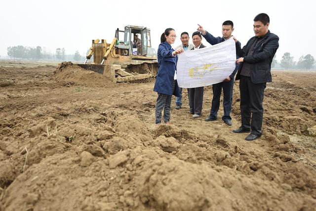 农村土地征收，补偿款却先到了村委会的账上，这是怎么回事？