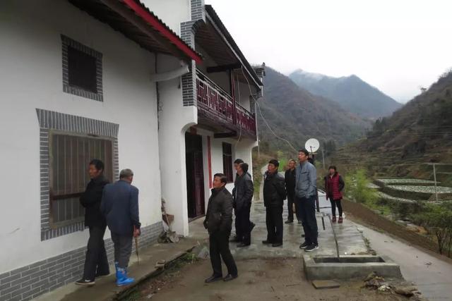 当年住房紧张的拆迁户？都解决住房问题了吗？暴富了吗？