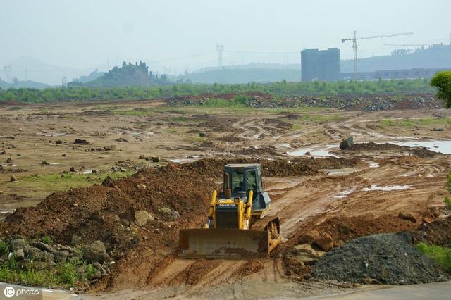 2020年农民记牢：土地征收补偿分为这三笔，记好了别让人给蒙了