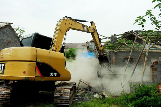 养殖场拆迁会怎么补偿？跟普通房屋拆迁补偿一样吗？