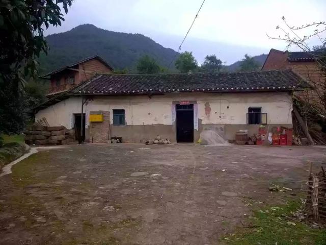 当年住房紧张的拆迁户？都解决住房问题了吗？暴富了吗？