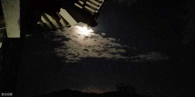 牢记：谁要夜里强行拆除你家房子，违法没跑了