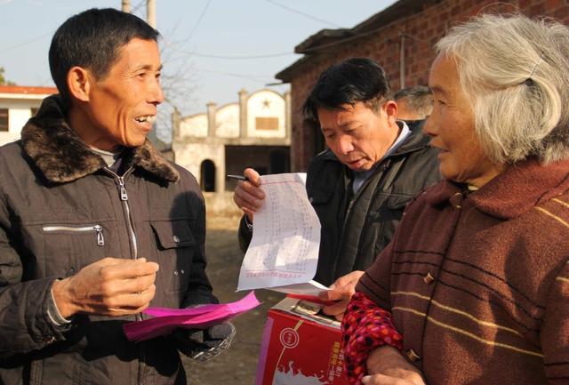 行政机关制定的征地补偿方案，农民有表态和拒绝的权利吗？