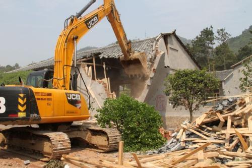 律师提醒：就算房屋被认定成“违建”，拆除也要按照法规来办