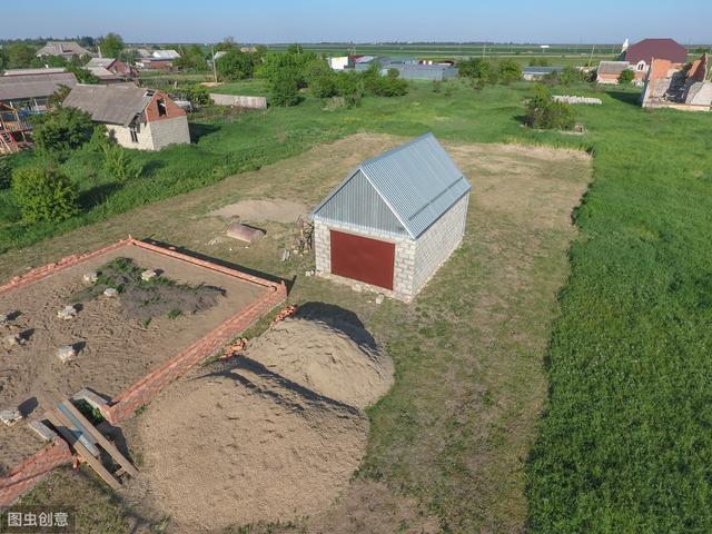 未批先建，在原有宅基地范围内翻建应不应该被拆除？