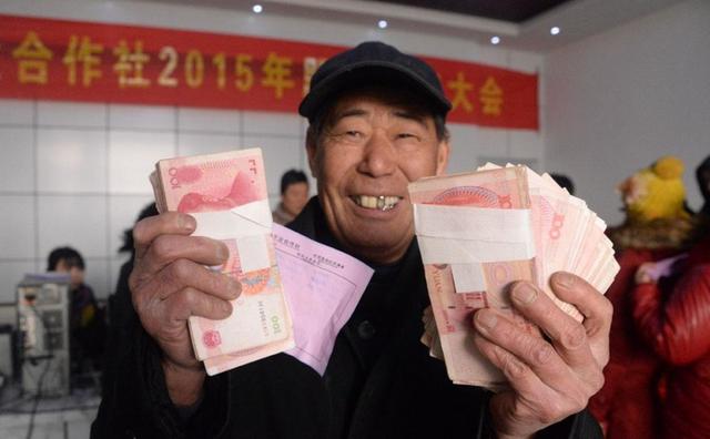 农村房屋拆迁已成必然，百姓最为关心补偿问题，快看一下补偿款！