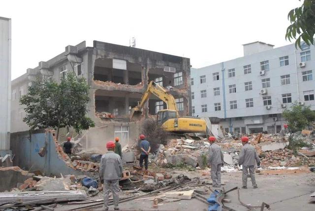 集体土地上的企业该不该获得停产停业损失的补偿？