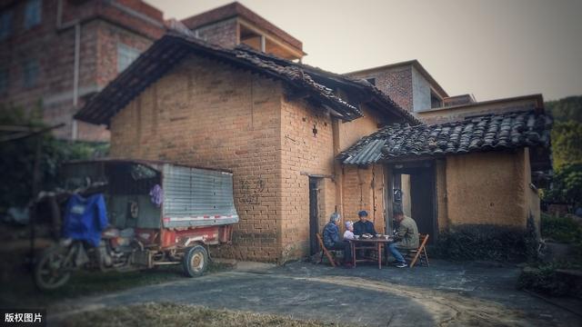2020年遇到征地拆迁，村委会有权强拆房屋吗？我应该怎么办