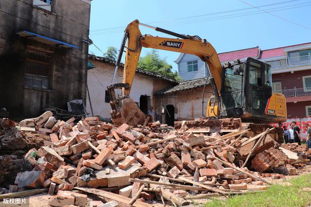 说说违建的那些事，20年前的房屋算违建吗？你有权利拆除吗？