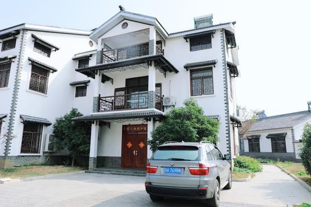 农村房屋拆迁，土地和住房的补偿分开吗？村民不要轻易签字