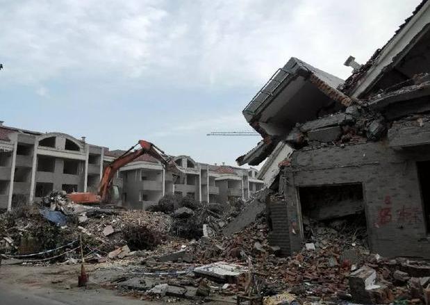 新《土地管理法》规范拆迁：征收若达不到6点标准，农民有权拒签