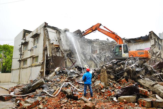 违章建筑什么条件下可以强制拆除呢？