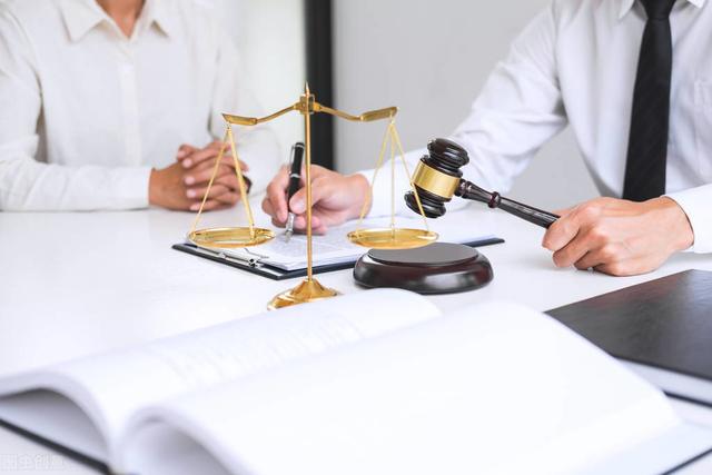 复议机关对征收决定未进行实体审查就驳回起诉，属适用法律错误