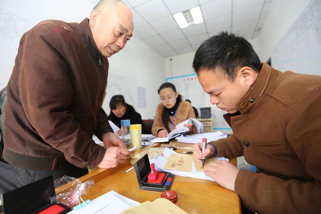 拆迁是重要事情，签订补偿协议必须注意什么？