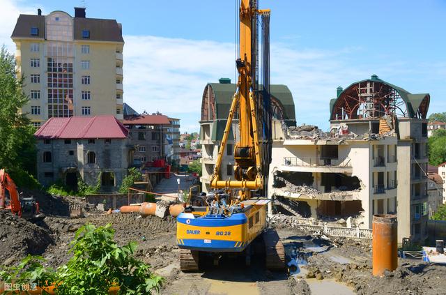 说说违建的那些事，20年前的房屋算违建吗？你有权利拆除吗？