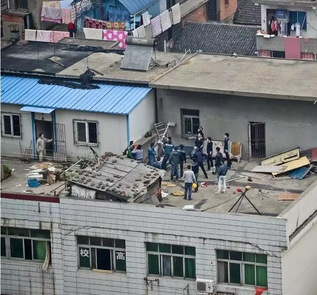 从“艾滋病拆迁队”看征地拆迁中违法拆迁需担哪些刑责！